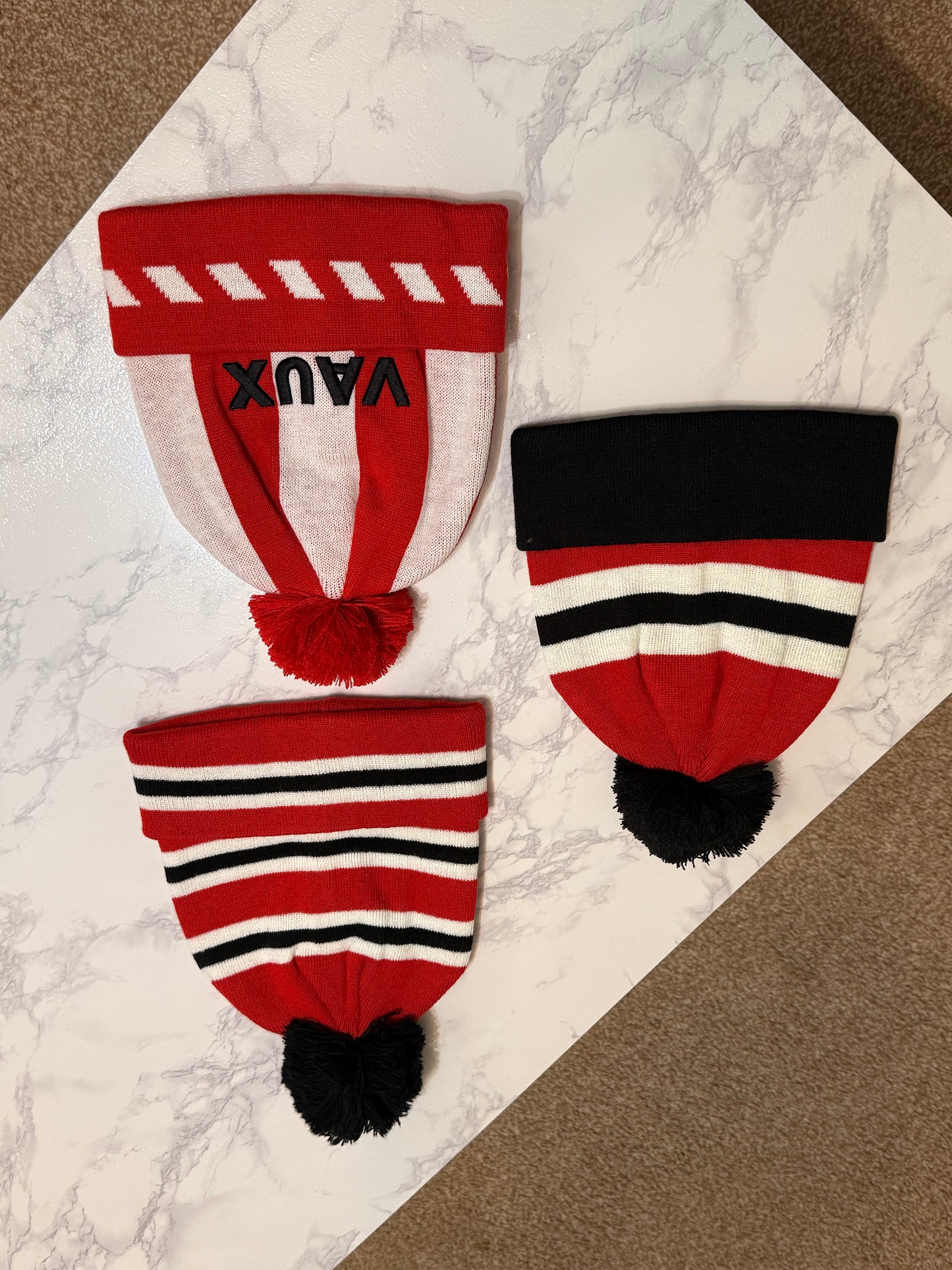 Sunderland x Vaux Bobble Hat – Retro Red & White