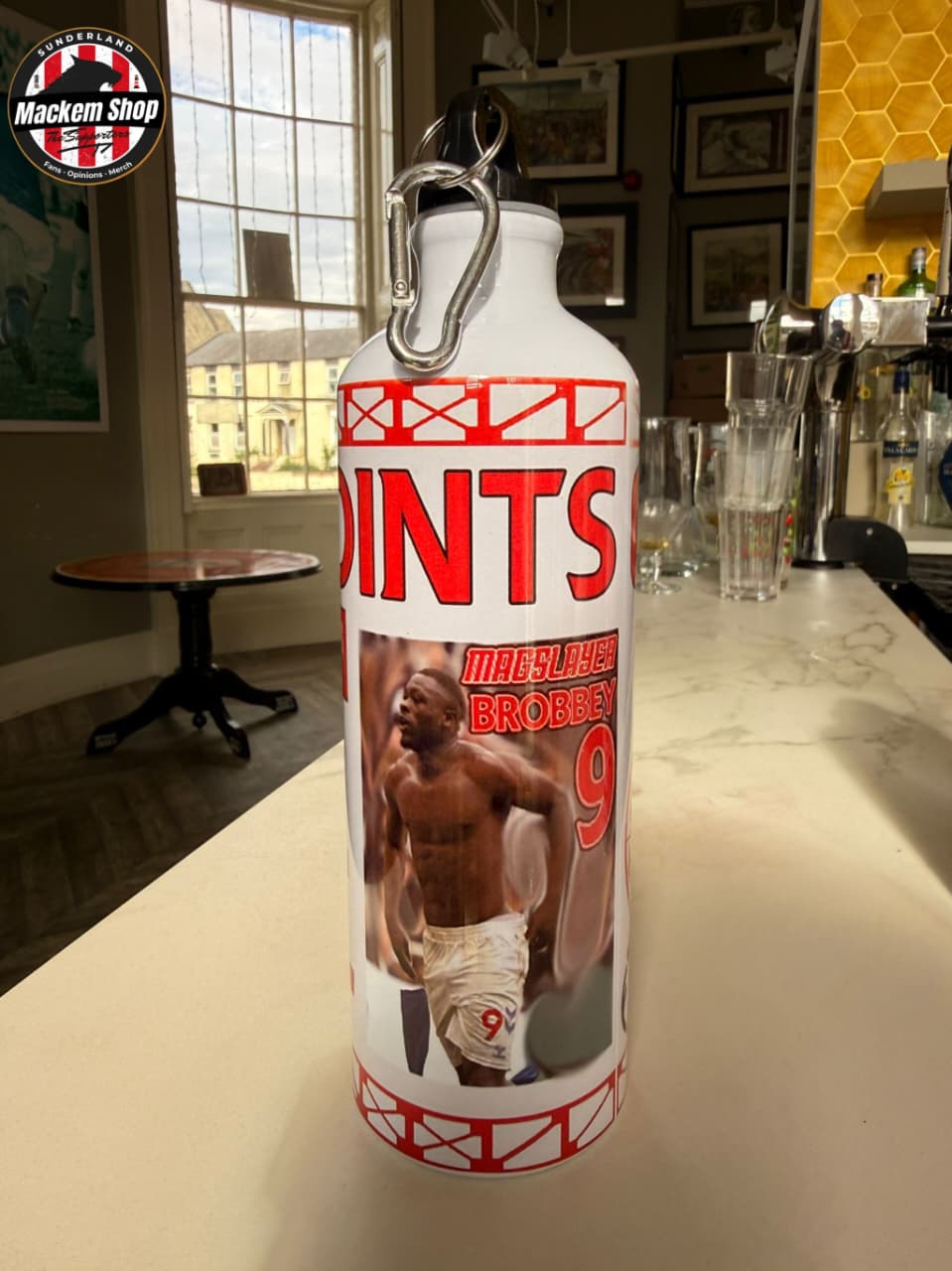  Six Easy Points – Euro Edition Sunderland bottle combining everyday practicality with supporter style.