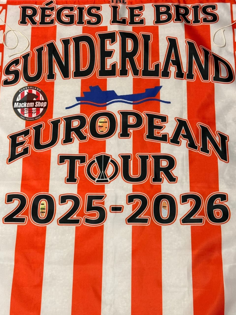 Régis Le Bris European Tour Flag Cape – Red & White Army Edition (100cm x 60cm) | MackemShop Exclusive