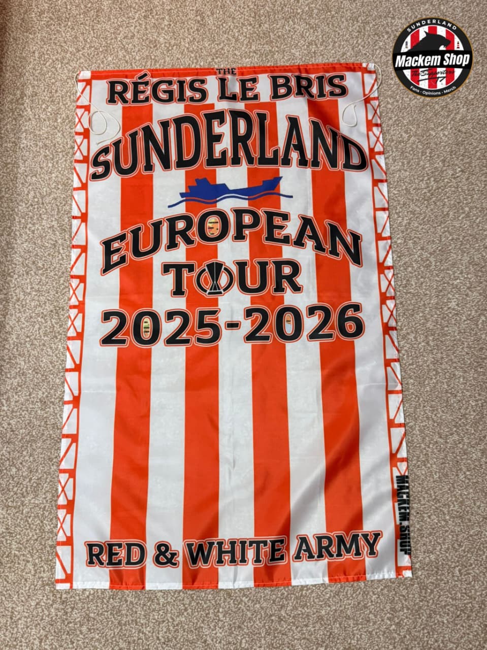 Régis Le Bris European Tour Flag Cape – Red & White Army Edition (100cm x 60cm) | MackemShop Exclusive